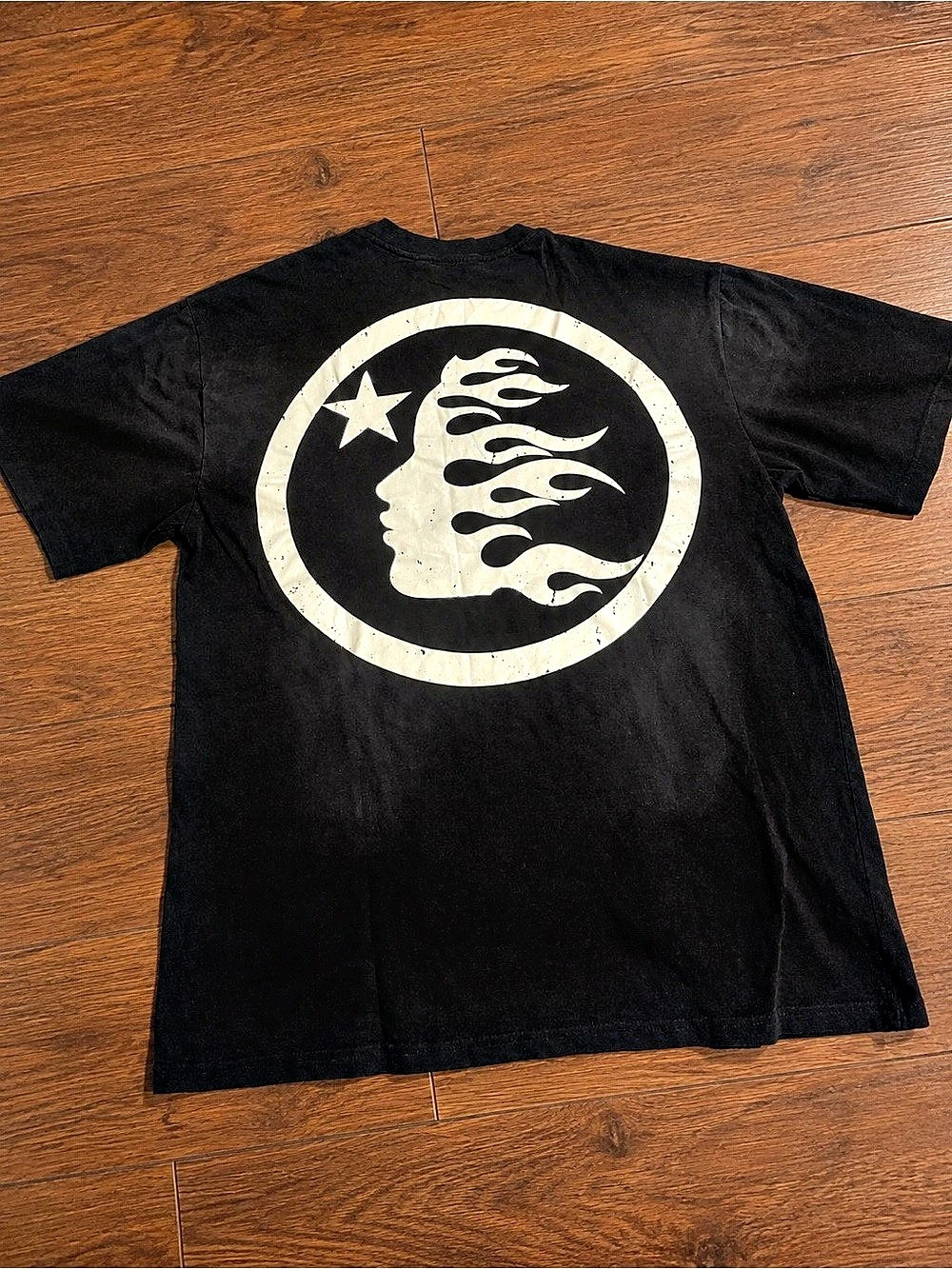 Neestar Graphic Short Sleeve Tee in Black NWT